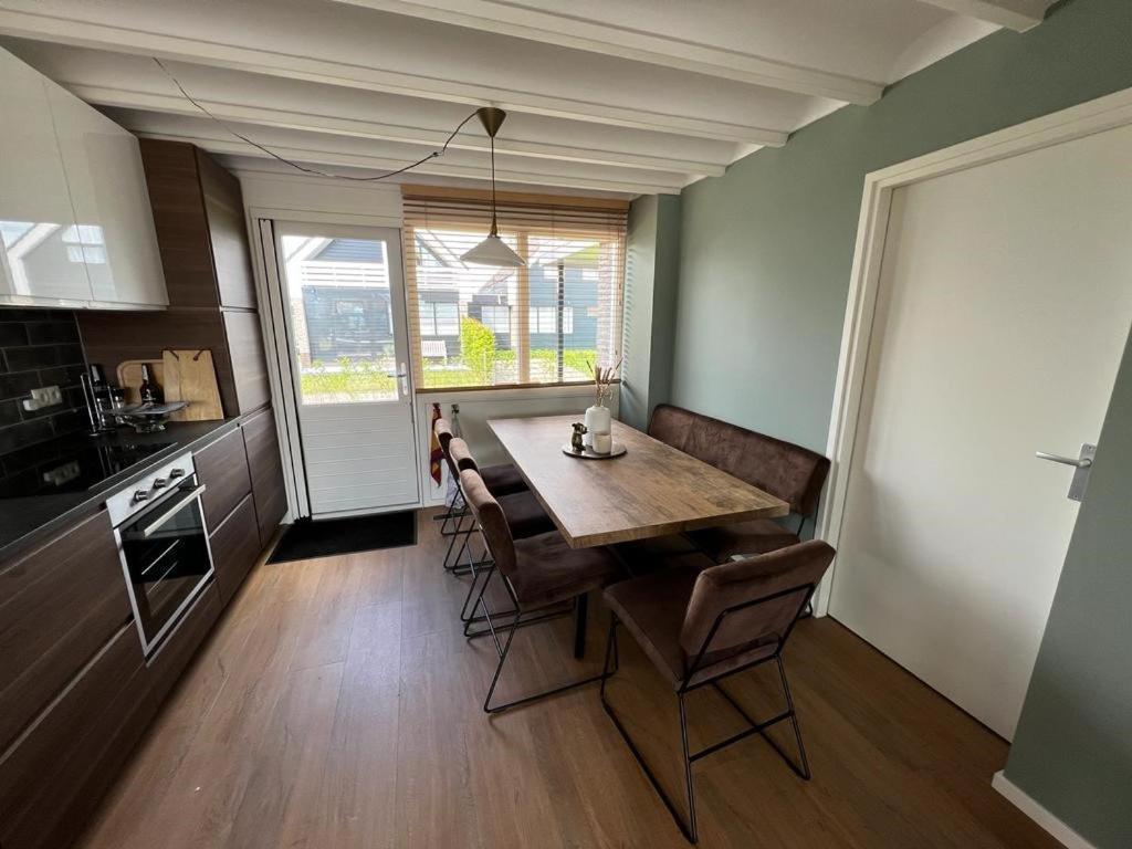 Vakantiehuis Aan Het Water Indijk Bagian luar foto